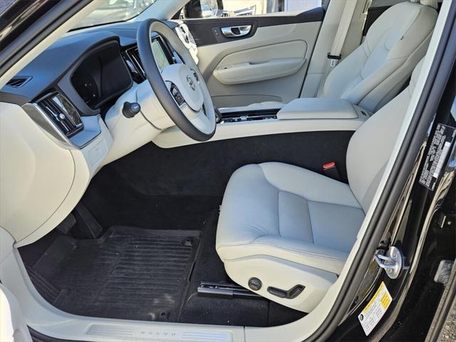 new 2025 Volvo XC60 car