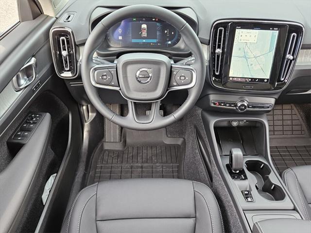 new 2025 Volvo XC40 car, priced at $45,465