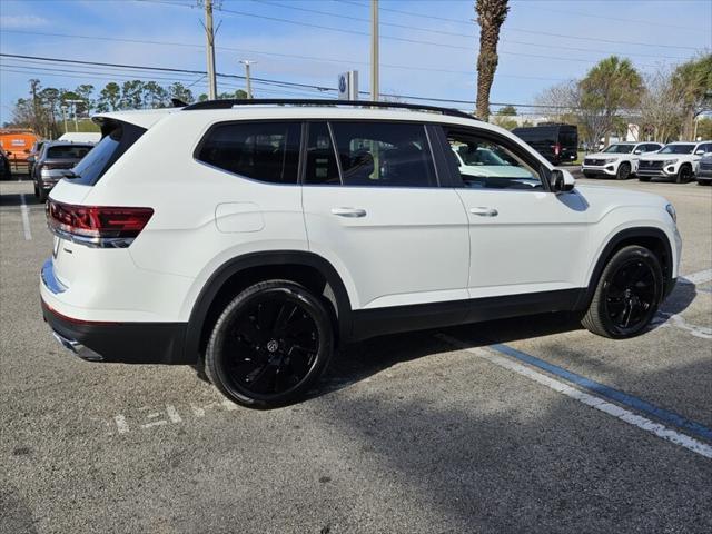 new 2025 Volkswagen Atlas car, priced at $49,010