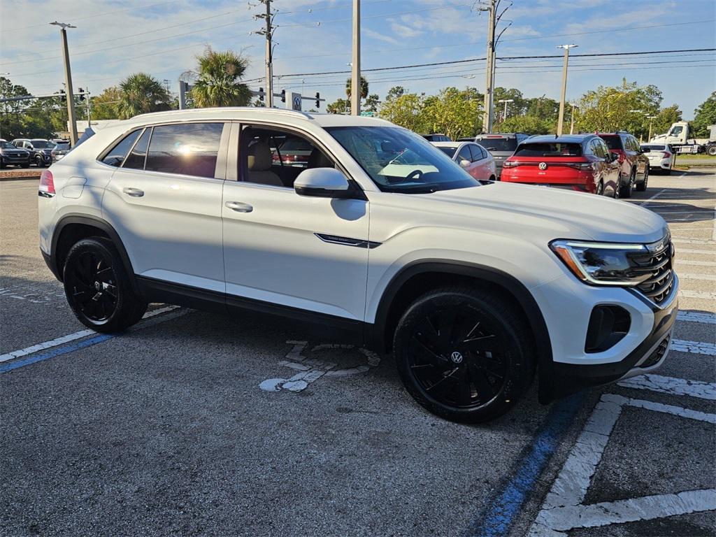 new 2026 Volkswagen Atlas Cross Sport car