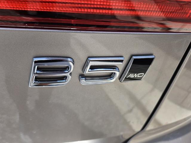 new 2025 Volvo XC60 car