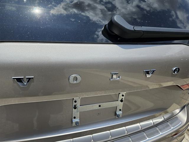 new 2025 Volvo XC60 car