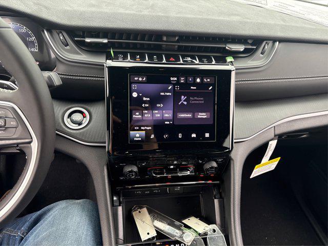 new 2025 Jeep Grand Cherokee car, priced at $38,320