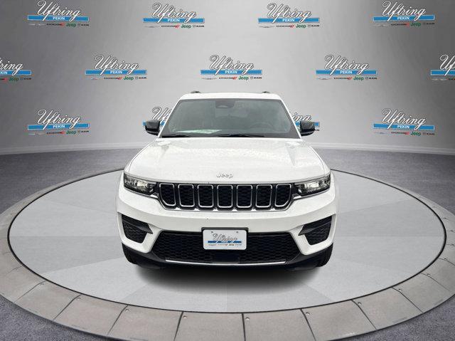 new 2025 Jeep Grand Cherokee car, priced at $38,320