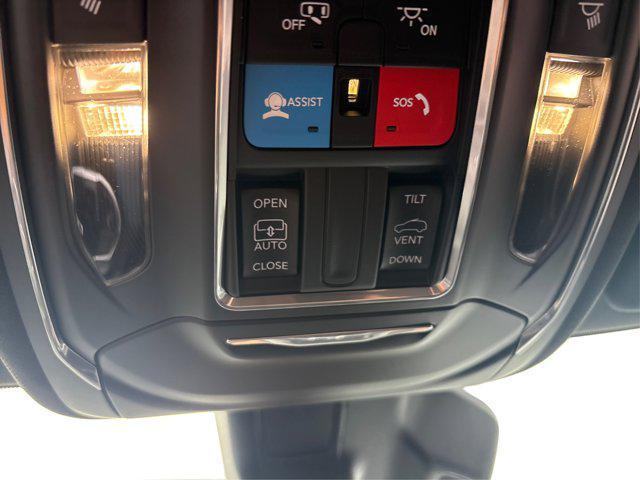 new 2025 Jeep Grand Cherokee car, priced at $38,320