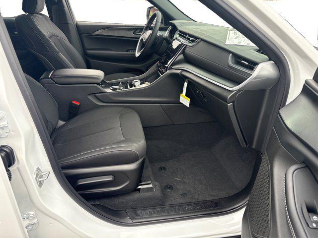 new 2025 Jeep Grand Cherokee car, priced at $38,320