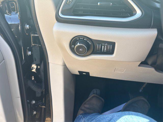 used 2024 Chrysler Pacifica car, priced at $29,437