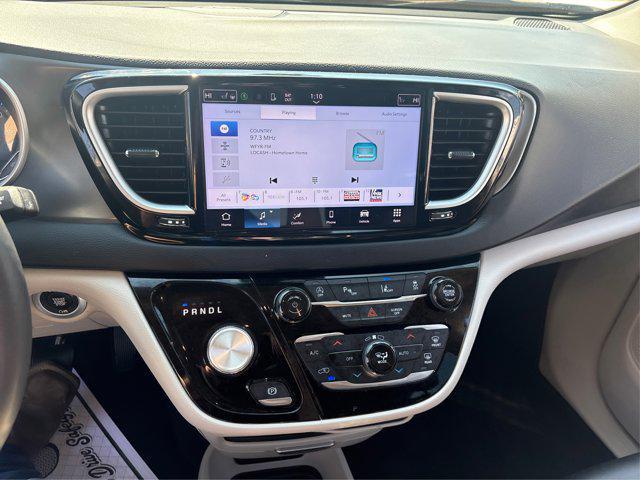 used 2024 Chrysler Pacifica car, priced at $29,437