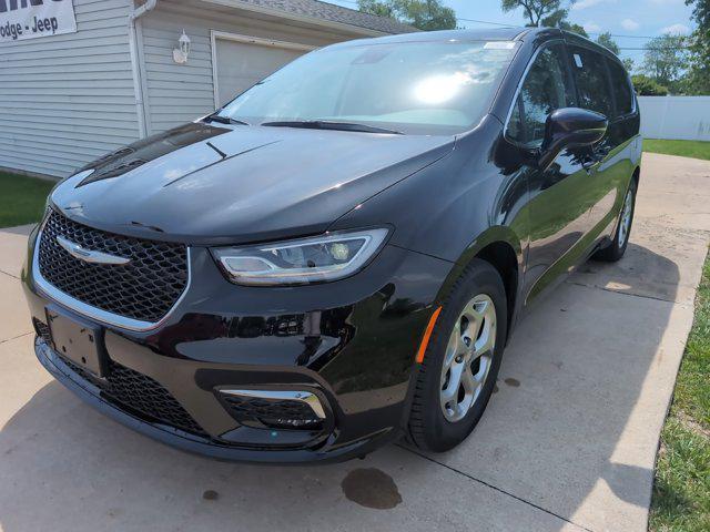 new 2024 Chrysler Pacifica car, priced at $45,052