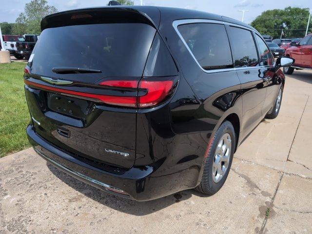 new 2024 Chrysler Pacifica car, priced at $49,802