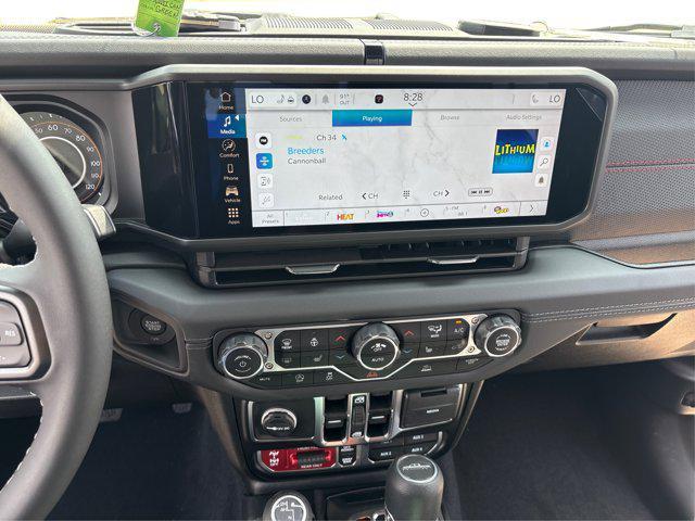 new 2025 Jeep Gladiator car, priced at $47,635