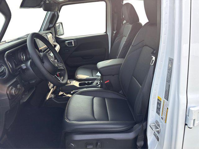 new 2025 Jeep Gladiator car, priced at $44,732