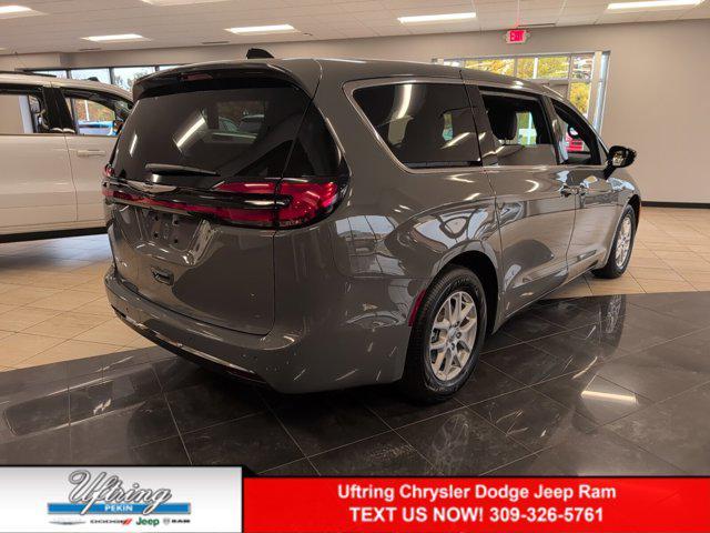 new 2025 Chrysler Pacifica car, priced at $45,035