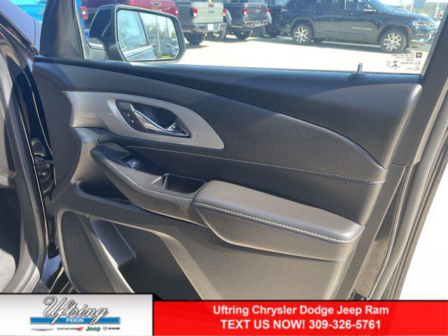 used 2023 Chevrolet Traverse car, priced at $32,193