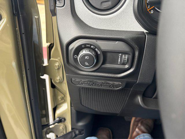 new 2025 Jeep Gladiator car, priced at $43,645