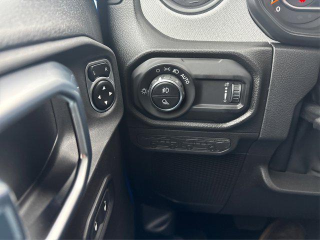 new 2025 Jeep Gladiator car, priced at $43,645