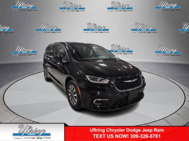 used 2022 Chrysler Pacifica Hybrid car, priced at $26,707