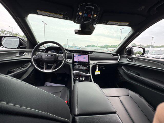 new 2025 Jeep Grand Cherokee car, priced at $49,766