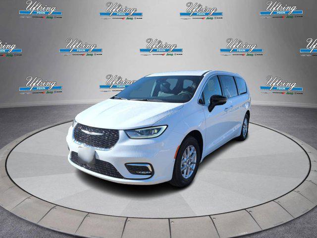 new 2025 Chrysler Pacifica car, priced at $47,070