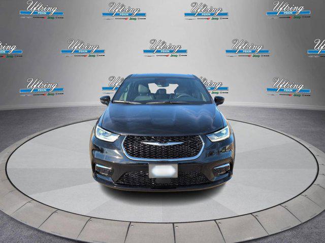 new 2025 Chrysler Pacifica car, priced at $43,070