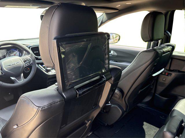 new 2025 Chrysler Pacifica car, priced at $44,760