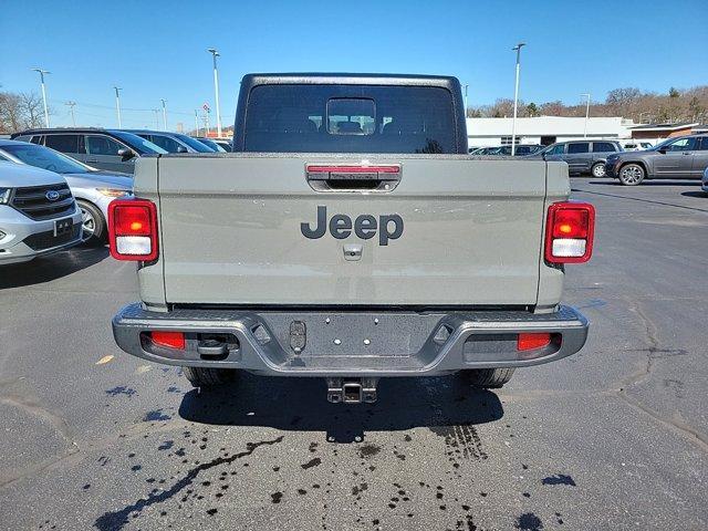 used 2022 Jeep Gladiator car, priced at $36,173