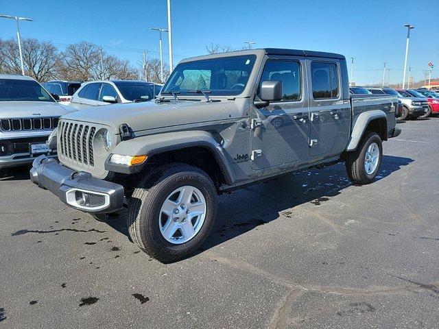 used 2022 Jeep Gladiator car, priced at $35,839