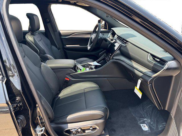 new 2025 Jeep Grand Cherokee car, priced at $53,370