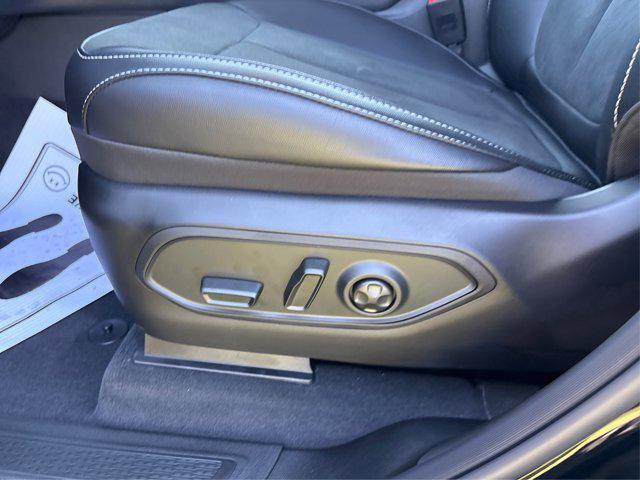 new 2025 Jeep Grand Cherokee car, priced at $42,350