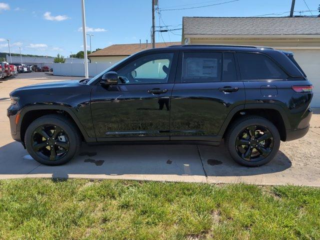 new 2024 Jeep Grand Cherokee car, priced at $51,455