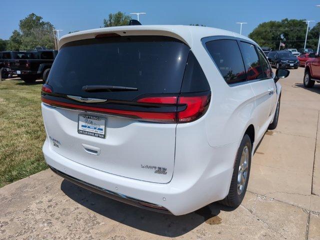 new 2024 Chrysler Pacifica car, priced at $53,626