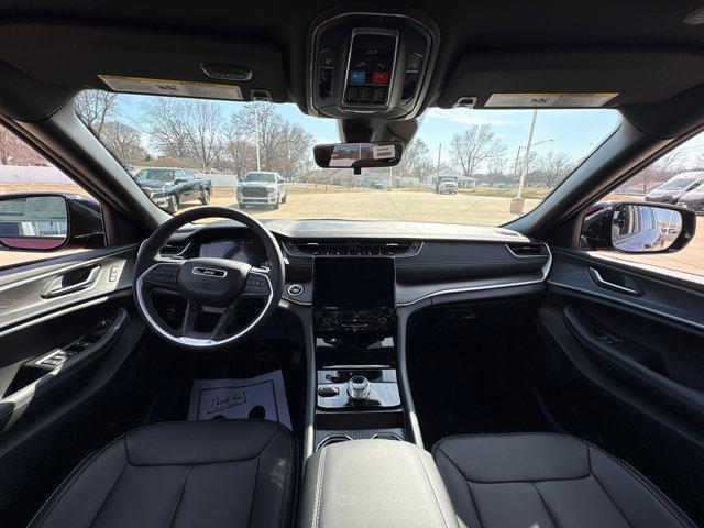 new 2025 Jeep Grand Cherokee car, priced at $44,680