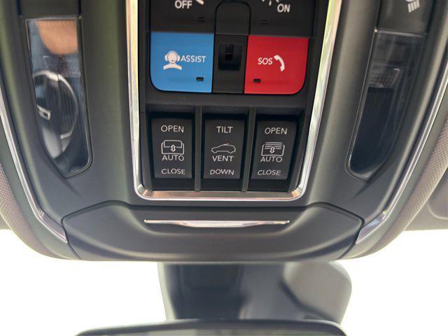 used 2022 Jeep Grand Cherokee car, priced at $36,539