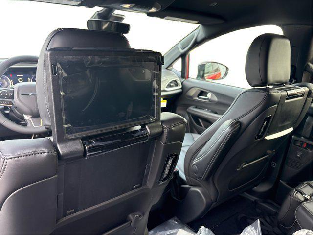 new 2025 Chrysler Pacifica car, priced at $43,540