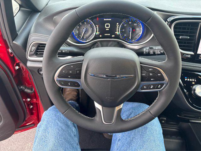new 2025 Chrysler Pacifica car, priced at $43,540