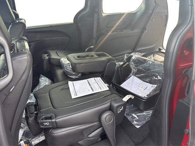 new 2025 Chrysler Pacifica car, priced at $43,540