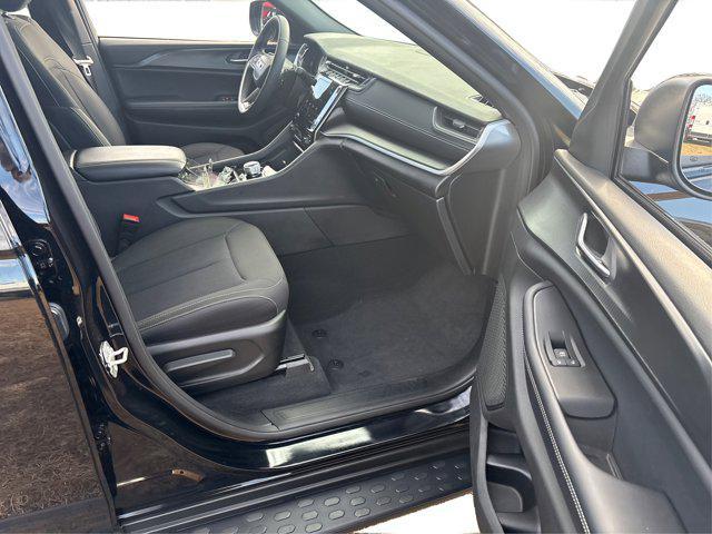 used 2024 Jeep Grand Cherokee car, priced at $34,995