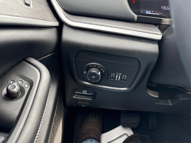 used 2023 Jeep Grand Cherokee car, priced at $34,885