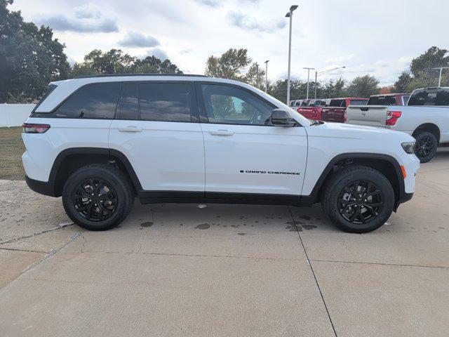 new 2025 Jeep Grand Cherokee car, priced at $39,930