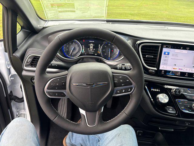 new 2026 Chrysler Pacifica car, priced at $39,905