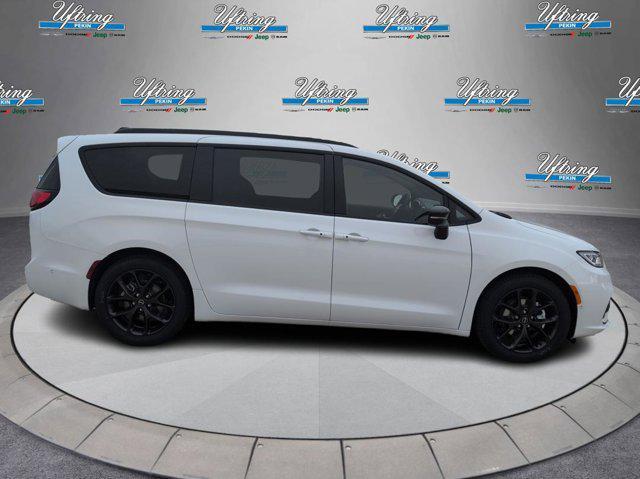 new 2025 Chrysler Pacifica car, priced at $46,269