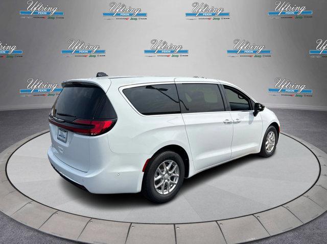 new 2025 Chrysler Pacifica car, priced at $38,725
