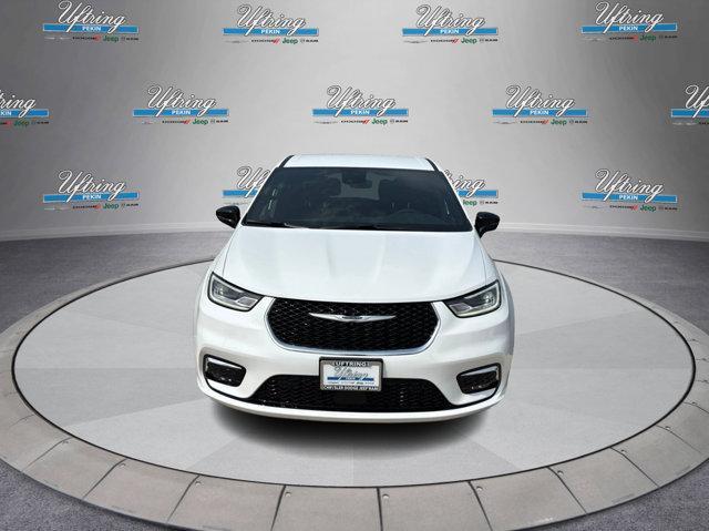 new 2025 Chrysler Pacifica car, priced at $38,725
