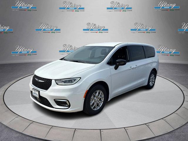 new 2025 Chrysler Pacifica car, priced at $38,725