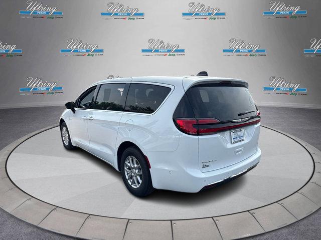 new 2025 Chrysler Pacifica car, priced at $38,725