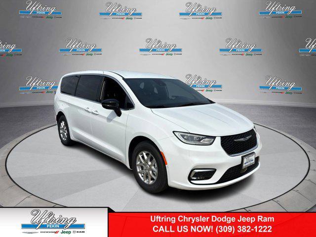 new 2025 Chrysler Pacifica car, priced at $38,725