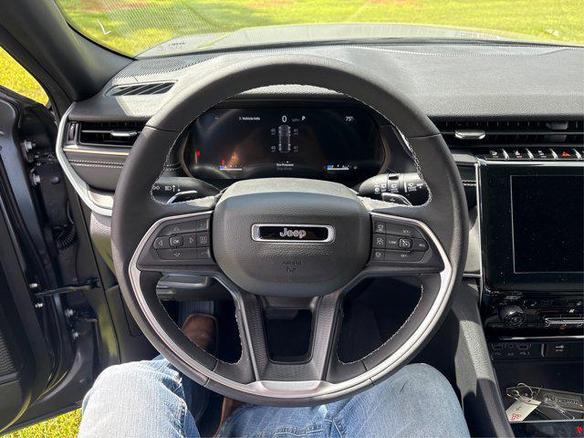 new 2025 Jeep Grand Cherokee car, priced at $39,965