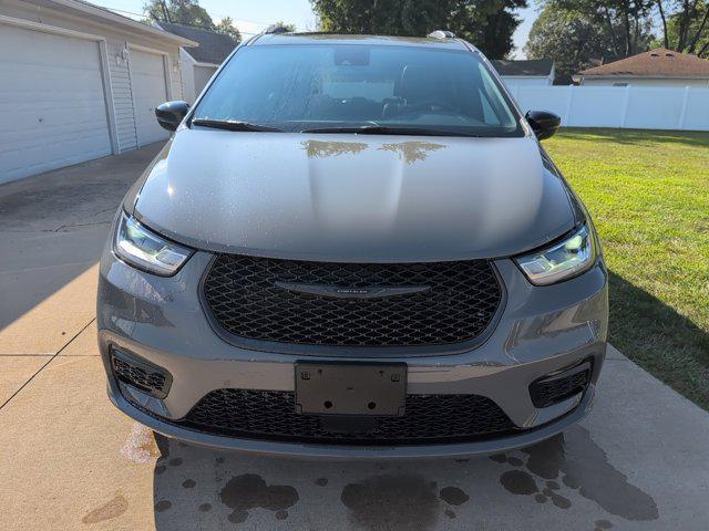 new 2024 Chrysler Pacifica car, priced at $40,432