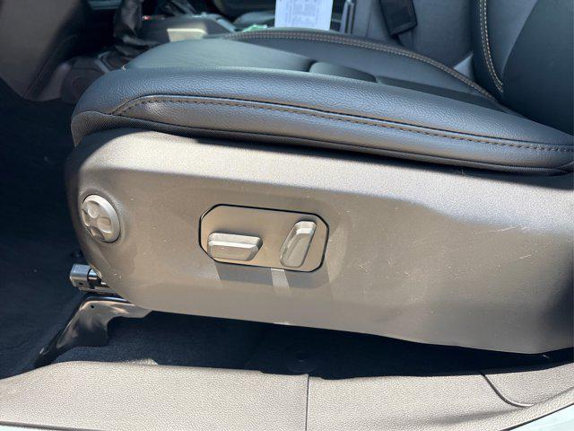 new 2025 Jeep Gladiator car, priced at $45,327