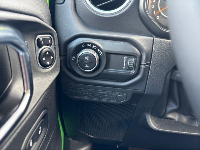new 2025 Jeep Gladiator car, priced at $45,327